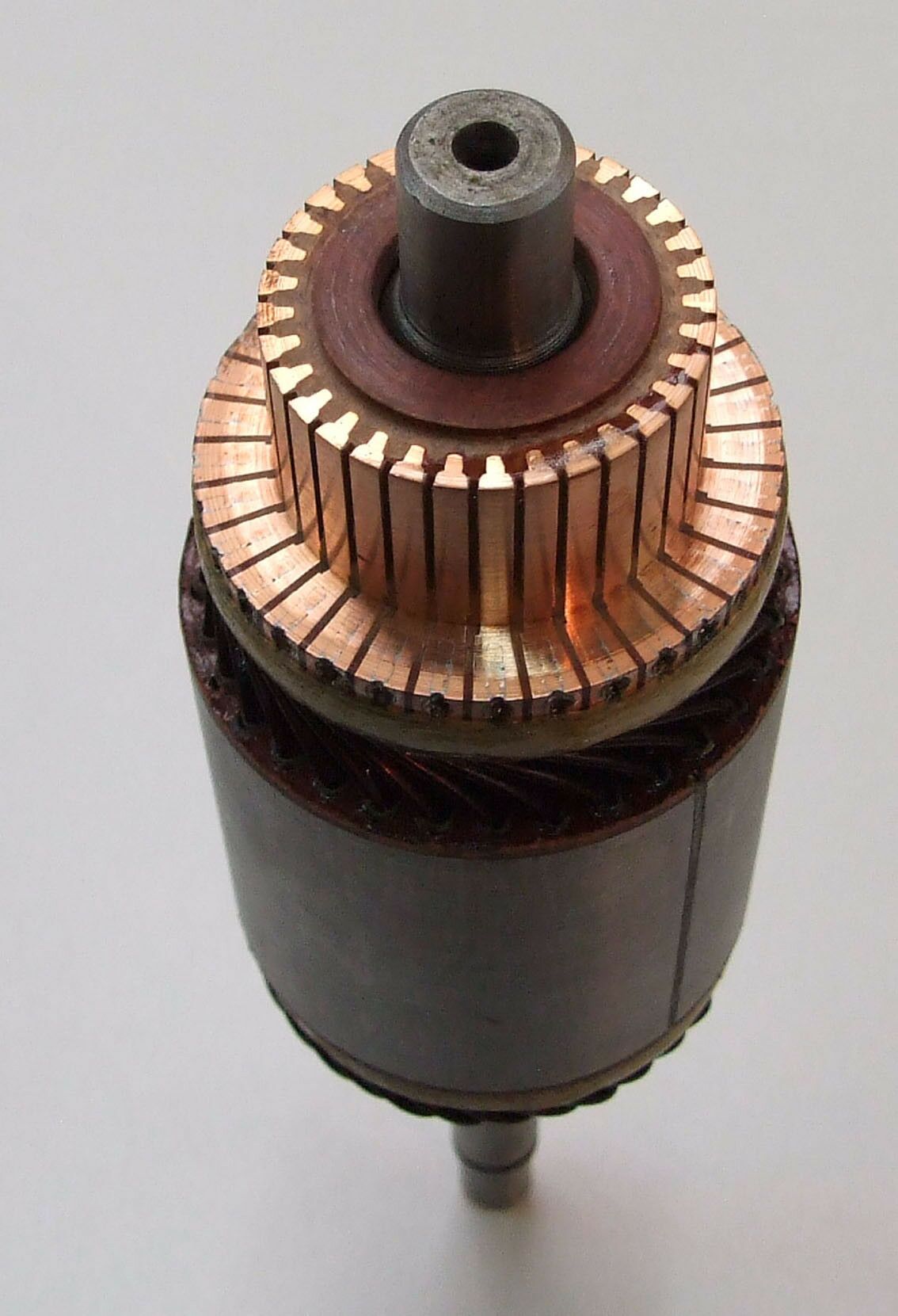 Rotor elektropokretaca mitsubishi mazda