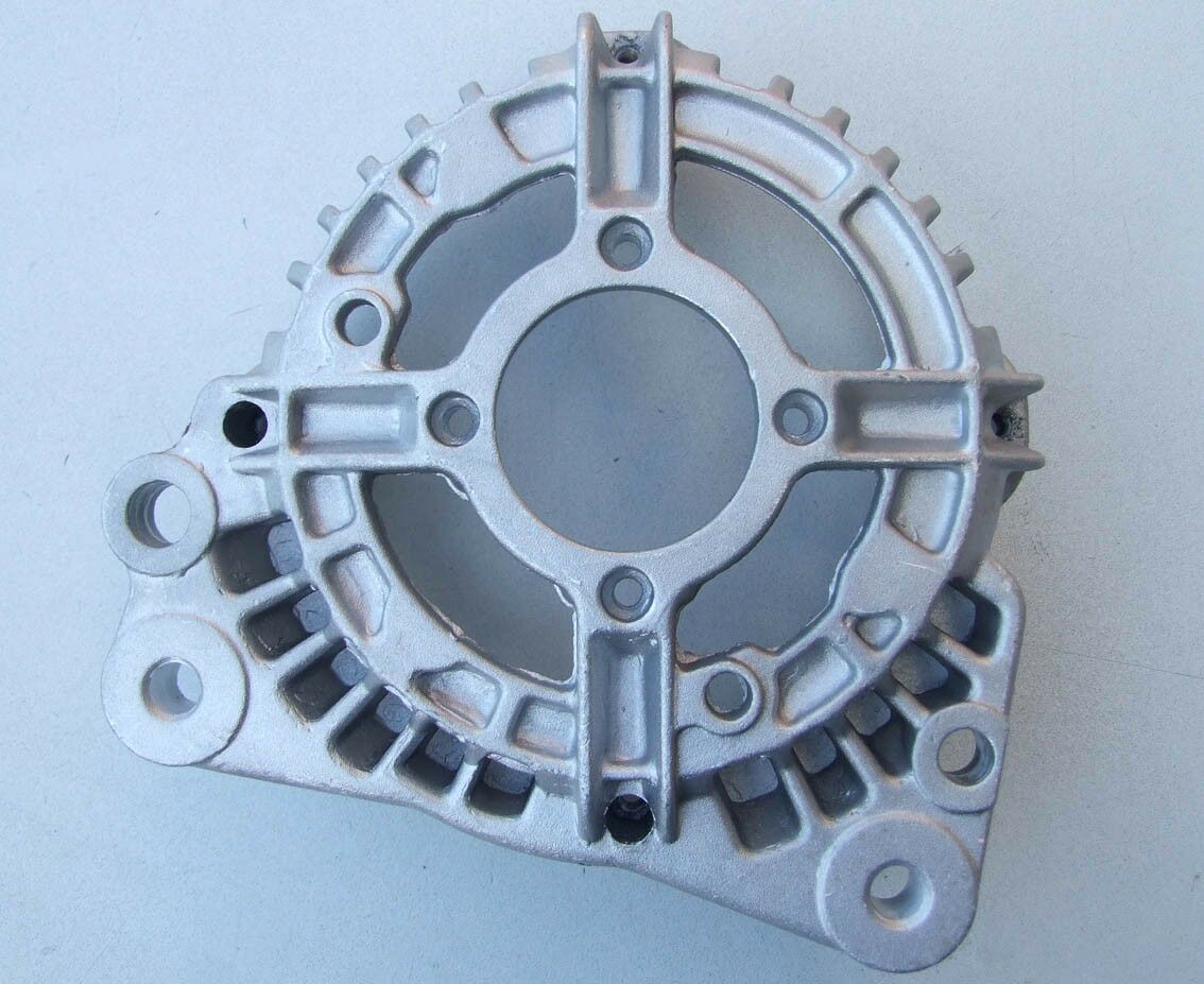 Kuciste alternatora prednje bosch skoda, seat, audi