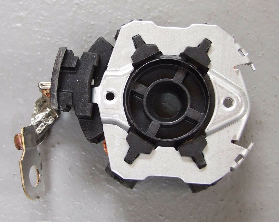 Nosac cetkica elektropokretaca bosch vw golf v